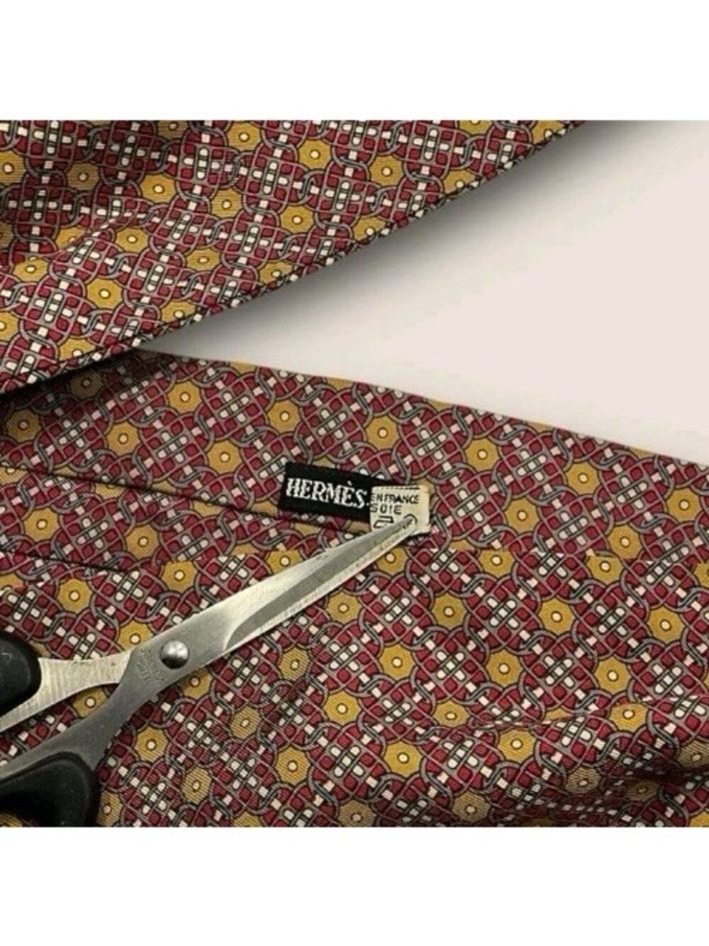 HERMÈS Silk Ascot Cravat FRANCE Burgundy Gray Beige Geometric EUC - Picture 4 of 4